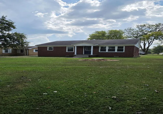 Photo 2 of Single family home for sale at 3504 Cairo Rd, Paducah, KY 42001 | MLS# 26024587 | Listing updated on 2026-09-07