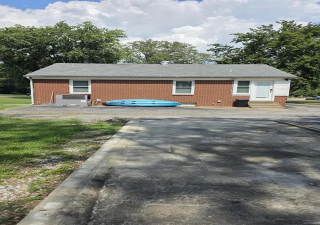 Photo 4 of Single family home for sale at 3504 Cairo Rd, Paducah, KY 42001 | MLS# 26024587 | Listing updated on 2026-09-07