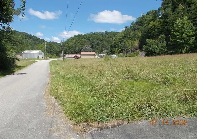 Photo 3 of Land for sale at 1548 Bales Crk Rd, Manchester, KY 40962 | MLS# 26024542 | Listing updated on 2026-09-11