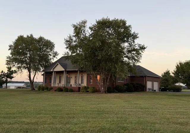 Photo 2 of Single family home for sale at 460 B White Rd, Elkton, KY 42220 | MLS# 26024559 | Listing updated on 2026-09-12