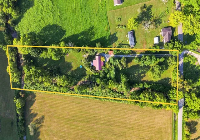 Photo 3 of Single family home for sale at 2391 Disputanta Rd, Mount Vernon, KY 40456 | MLS# 26024563 | Listing updated on 2026-09-14