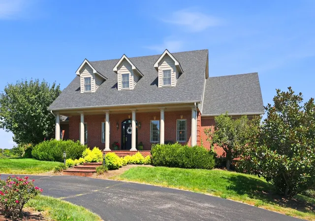 Photo 3 of Single family home for sale at 964 Johnson Rd, Frankfort, KY 40601 | MLS# 26024567 | Listing updated on 2026-09-07