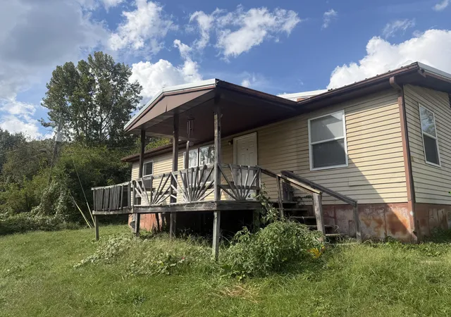 Photo 1 of Multi family home for sale at 223 Pennington Dr, East Bernstadt, KY 40729 | MLS# 26024562 | Listing updated on 2026-09-09