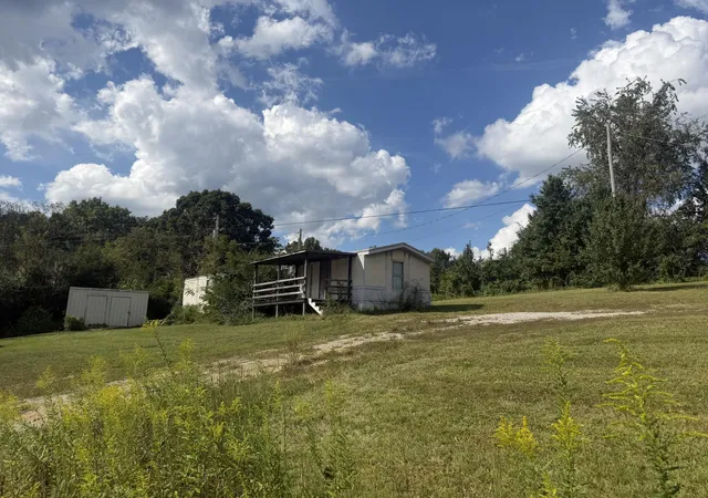 Photo 3 of Multi family home for sale at 223 Pennington Dr, East Bernstadt, KY 40729 | MLS# 26024562 | Listing updated on 2026-09-09