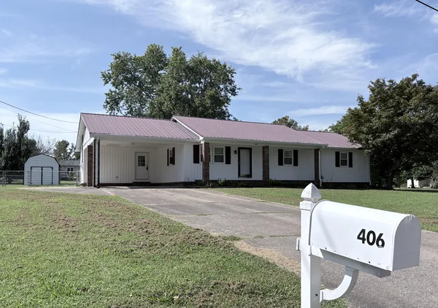 Single family home for sale at 406 Linden Dr, Mayfield, KY 42066 | MLS# 26024746
