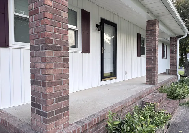 Photo 3 of Single family home for sale at 406 Linden Dr, Mayfield, KY 42066 | MLS# 26024746 | Listing updated on 2026-09-14