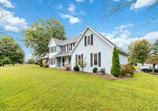Photo 3 of Single family home for sale at 1127 Snow Rd, Russell Springs, KY 42642 | MLS# 26025222 | Listing updated on 2026-09-16