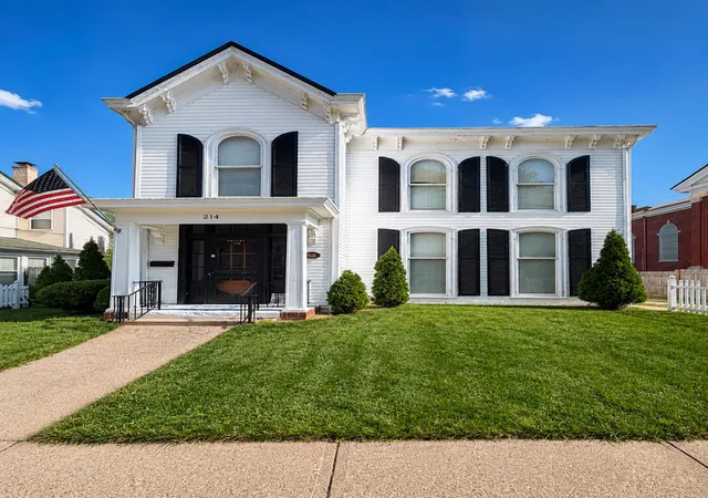Photo 3 of Single family home for sale at 214 W Main St, Mount Sterling, KY 40353 | MLS# 26024633 | Listing updated on 2026-09-08