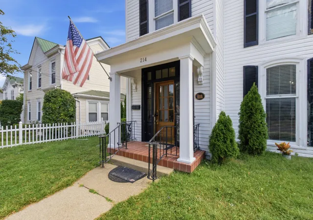 Photo 3 of Single family home for sale at 214 W Main St, Mount Sterling, KY 40353 | MLS# 26024633 | Listing updated on 2026-09-08