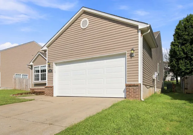 Photo 2 of Sale Pending at 105 Robert M Green Blvd, Frankfort, KY 40601 | MLS# 26024592 | Listing updated on 2026-09-10
