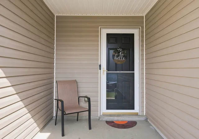 Photo 4 of Sale Pending at 105 Robert M Green Blvd, Frankfort, KY 40601 | MLS# 26024592 | Listing updated on 2026-09-10