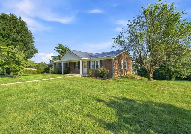 Photo 1 of Single family home for sale at 380 Licking Valley Rd, Cynthiana, KY 41031 | MLS# 26025065 | Listing updated on 2026-09-16