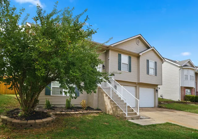 Photo 3 of Sale Pending at 118 S Bold Forbes Blvd, Georgetown, KY 40324 | MLS# 26024812 | Listing updated on 2026-09-12