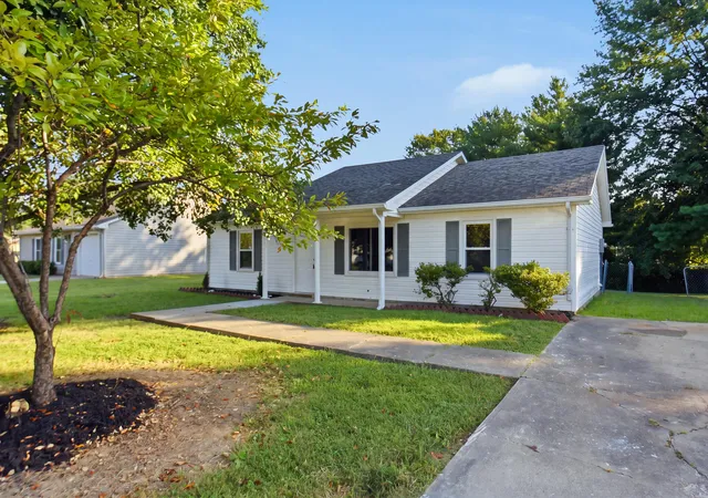Photo 2 of Single family home for sale at 105 Roark Ct, Lawrenceburg, KY 40342 | MLS# 26024609 | Listing updated on 2026-09-10