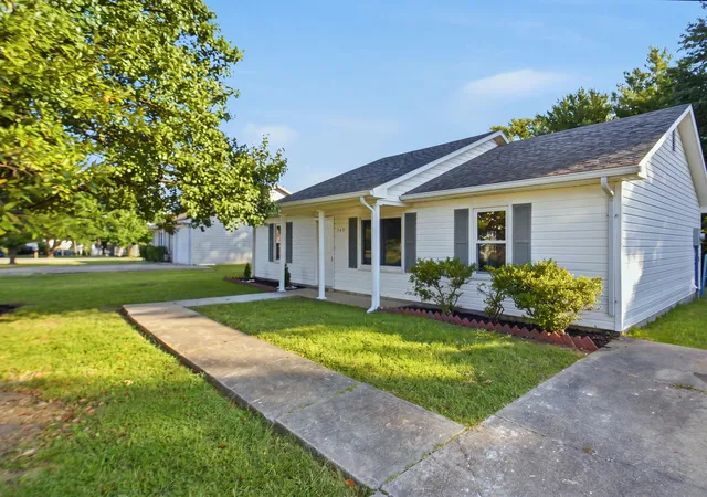 Photo 3 of Single family home for sale at 105 Roark Ct, Lawrenceburg, KY 40342 | MLS# 26024609 | Listing updated on 2026-09-10
