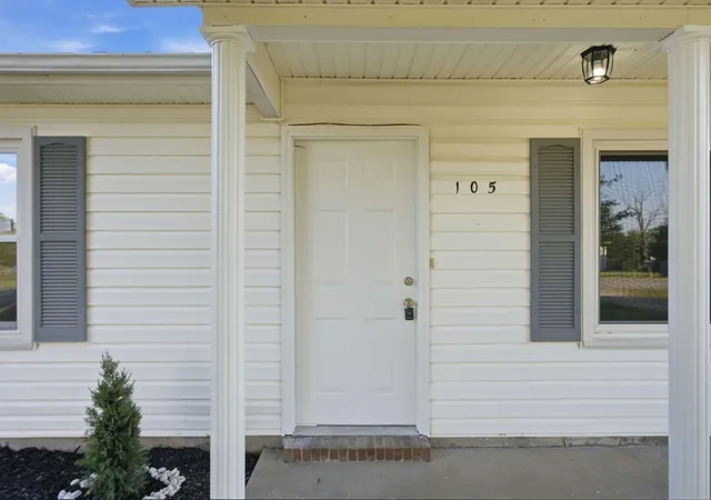 Photo 4 of Single family home for sale at 105 Roark Ct, Lawrenceburg, KY 40342 | MLS# 26024609 | Listing updated on 2026-09-10