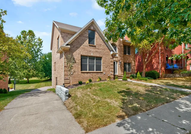 Photo 3 of Single family home for sale at 913 Belmere Dr, Lexington, KY 40509 | MLS# 26024673 | Listing updated on 2026-09-14