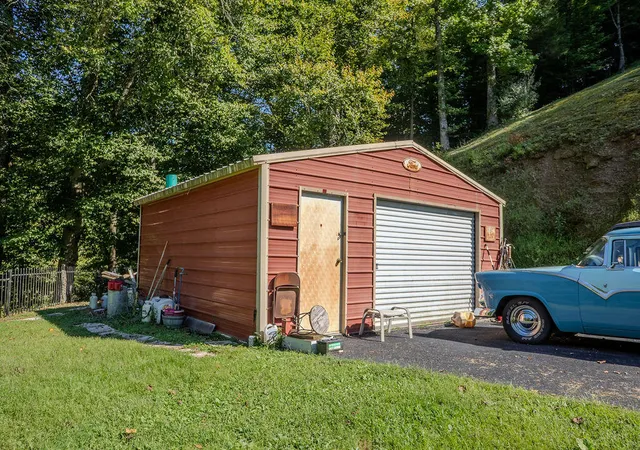 Photo 3 of Single family home for sale at 564 Houston Rd, Booneville, KY 41314 | MLS# 26024608 | Listing updated on 2026-09-08