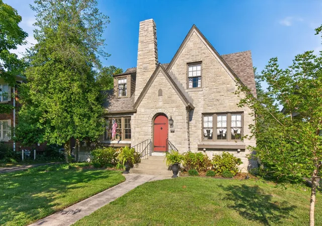 Photo 1 of Sale Pending at 609 Arcadia Park, Lexington, KY 40503 | MLS# 26024864 | Listing updated on 2026-09-13