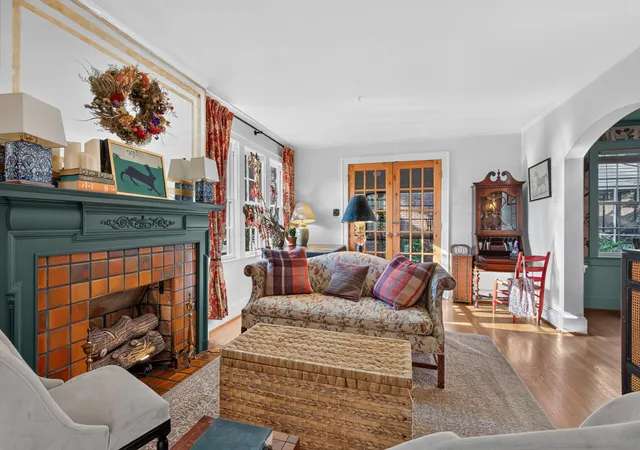 Photo 4 of Sale Pending at 609 Arcadia Park, Lexington, KY 40503 | MLS# 26024864 | Listing updated on 2026-09-13