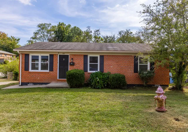 Photo 1 of Single family home for sale at 200 Brooks Rd, Richmond, KY 40475 | MLS# 26024970 | Listing updated on 2026-10-06