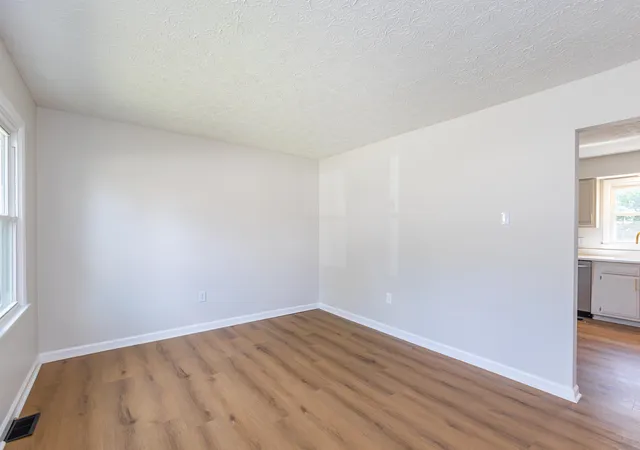 Photo 4 of Single family home for sale at 200 Brooks Rd, Richmond, KY 40475 | MLS# 26024970 | Listing updated on 2026-10-06