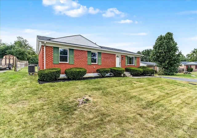 Photo 2 of Sale Pending at 1248 Ascot Park, Lexington, KY 40517 | MLS# 26024742 | Listing updated on 2026-09-17