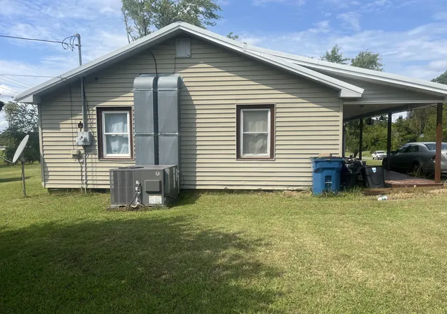 Photo 2 of Single family home for sale at 715 Cedar Grv Rd, Burna, KY 42028 | MLS# 26025102 | Listing updated on 2026-09-11
