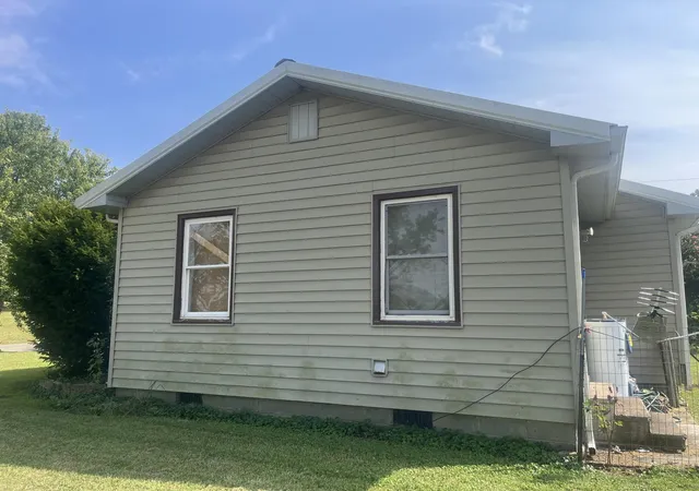 Photo 3 of Single family home for sale at 715 Cedar Grv Rd, Burna, KY 42028 | MLS# 26025102 | Listing updated on 2026-09-11