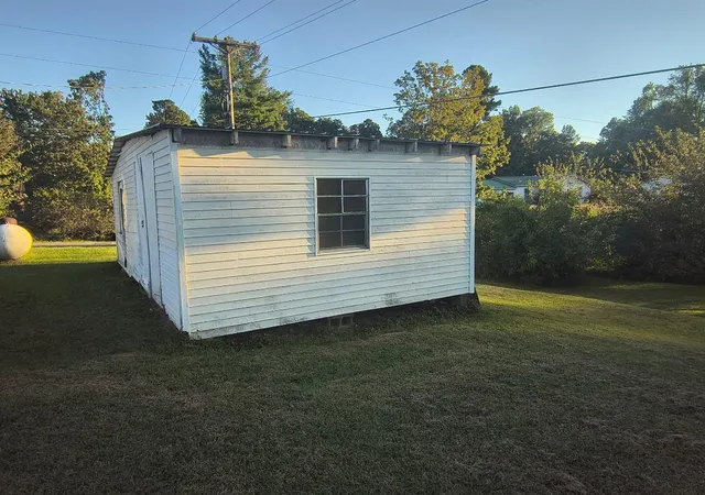Photo 4 of Single family home for sale at 715 Cedar Grv Rd, Burna, KY 42028 | MLS# 26025102 | Listing updated on 2026-10-17