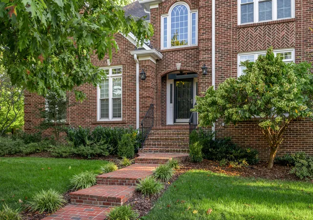 Photo 3 of Single family home for sale at 2180 Mangrove Dr, Lexington, KY 40513 | MLS# 26028680 | Listing updated on 2026-10-16