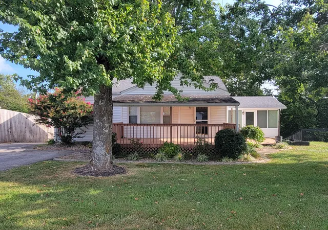 Photo 1 of Single family home for sale at 983 Spencer Rd, Mount Sterling, KY 40353 | MLS# 26024773 | Listing updated on 2026-10-05