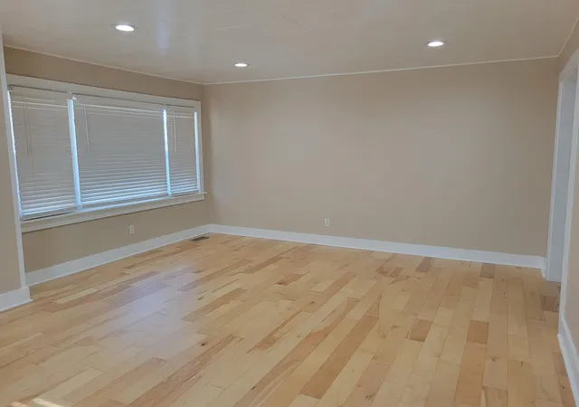 Photo 4 of Single family home for sale at 983 Spencer Rd, Mount Sterling, KY 40353 | MLS# 26024773 | Listing updated on 2026-10-05