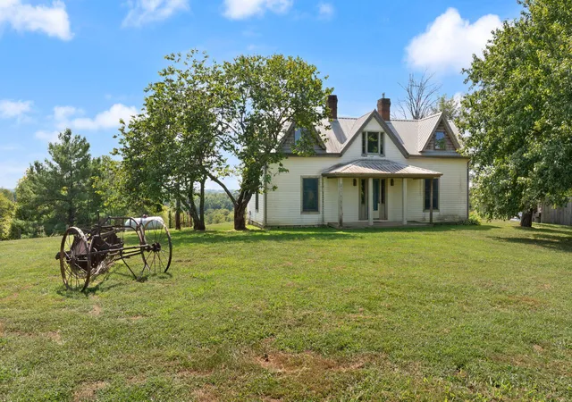 Photo 1 of Single family home for sale at 340 Henry Robinson Rd, Harrodsburg, KY 40330 | MLS# 26024880 | Listing updated on 2026-09-10