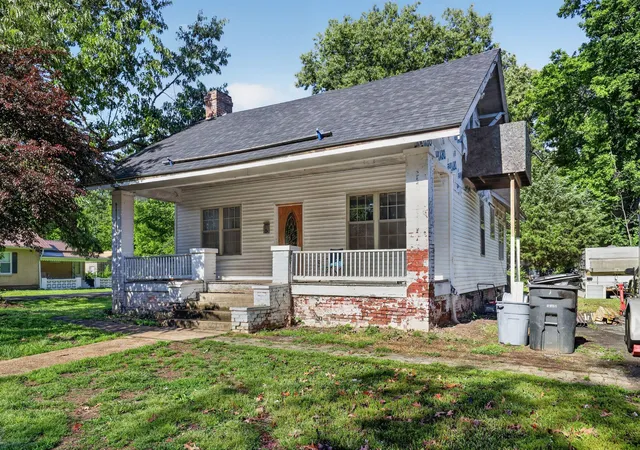 Photo 2 of Single family home for sale at 901 N 23rd Street, Paducah, KY 42001 | MLS# 26024862 | Listing updated on 2026-09-10