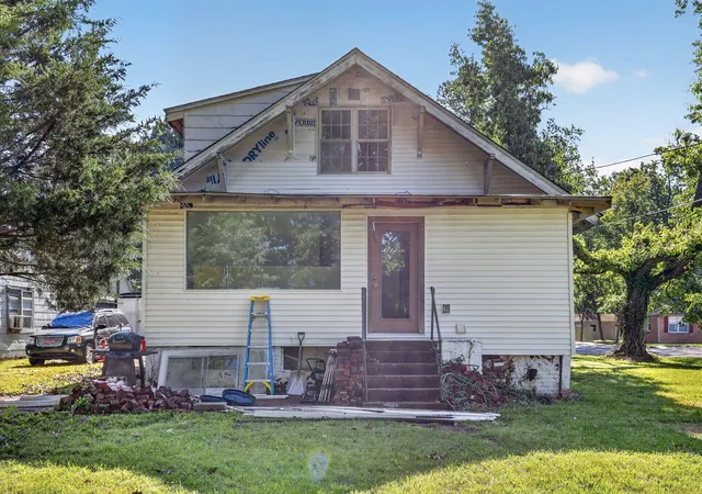 Photo 4 of Sale Pending at 901 N 23rd Street, Paducah, KY 42001 | MLS# 26024862 | Listing updated on 2026-10-18