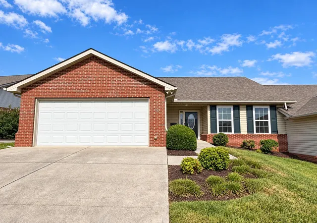 Photo 1 of Multi family home for sale at 62 Leisure Ln, Somerset, KY 42503 | MLS# 26024628 | Listing updated on 2026-10-07