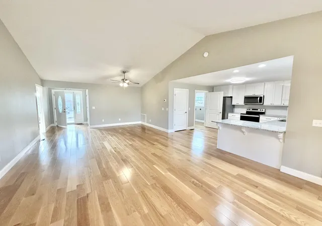 Photo 3 of Multi family home for sale at 62 Leisure Ln, Somerset, KY 42503 | MLS# 26024628 | Listing updated on 2026-10-07