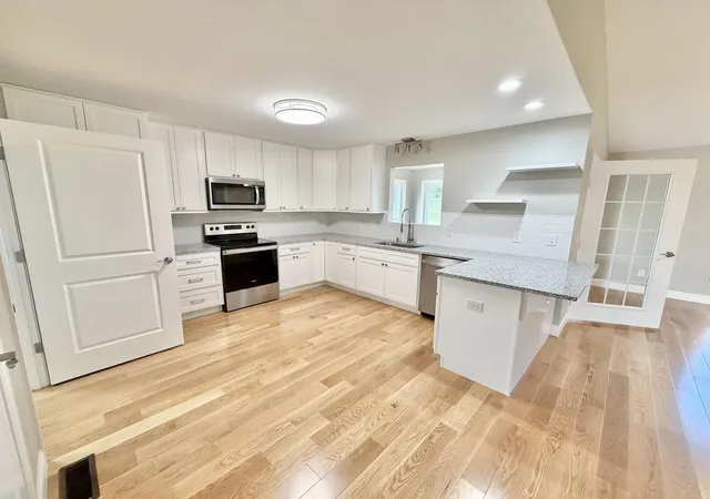 Listing Photo 4 - Condo for sale in building located at 62 Leisure Ln, Somerset, KY 42503