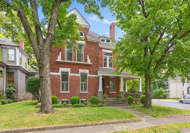Photo 1 of Single family home for sale at 356 Madison Pl, Lexington, KY 40508 | MLS# 26024686 | Listing updated on 2026-09-14