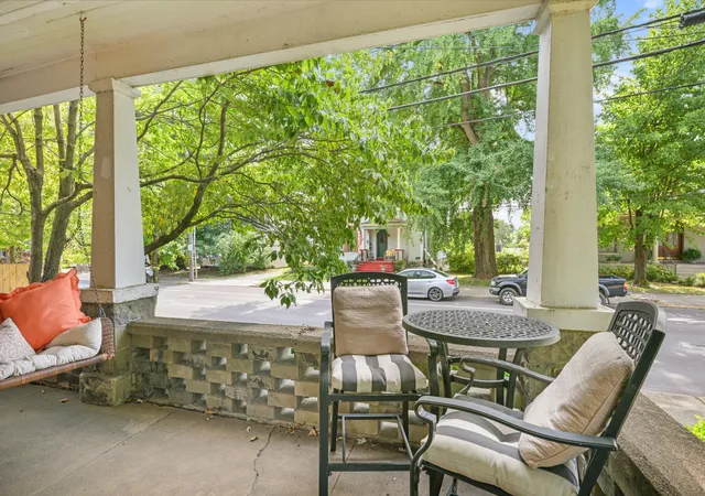 Photo 4 of Single family home for sale at 356 Madison Pl, Lexington, KY 40508 | MLS# 26024686 | Listing updated on 2026-09-14