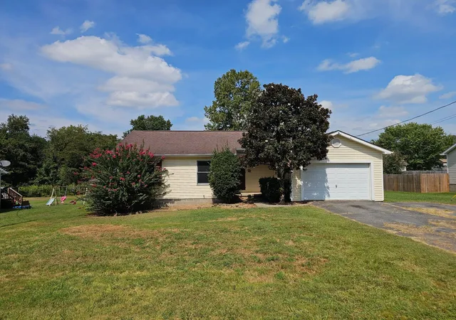 Photo 1 of Single family home for sale at 6115 Majestic Oak Dr, Paducah, KY 42003 | MLS# 26024700 | Listing updated on 2026-09-10