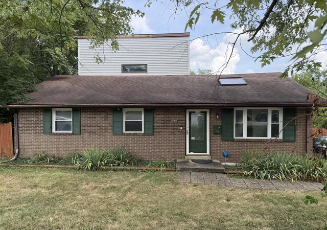 Photo 2 of Single family home for sale at 1339 Stephen Foster Dr, Lexington, KY 40517 | MLS# 26024807 | Listing updated on 2026-09-16