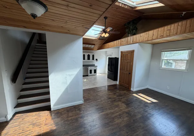 Photo 3 of Single family home for sale at 1339 Stephen Foster Dr, Lexington, KY 40517 | MLS# 26024807 | Listing updated on 2026-09-16