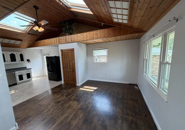 Photo 3 of Single family home for sale at 1339 Stephen Foster Dr, Lexington, KY 40517 | MLS# 26024807 | Listing updated on 2026-09-16
