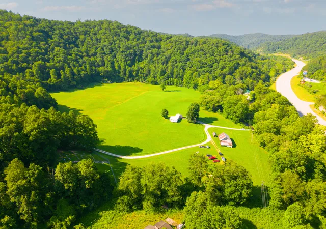 Photo 2 of Single family home for sale at 82 Fairview Farm Ln, Inez, KY 41224 | MLS# 26024632 | Listing updated on 2026-09-21