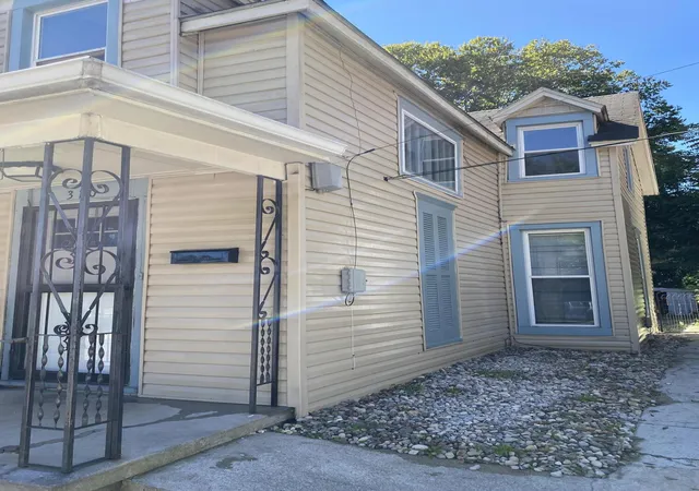 Photo 2 of Single family home for sale at 310 Steele St, Frankfort, KY 40601 | MLS# 26025207 | Listing updated on 2026-10-02