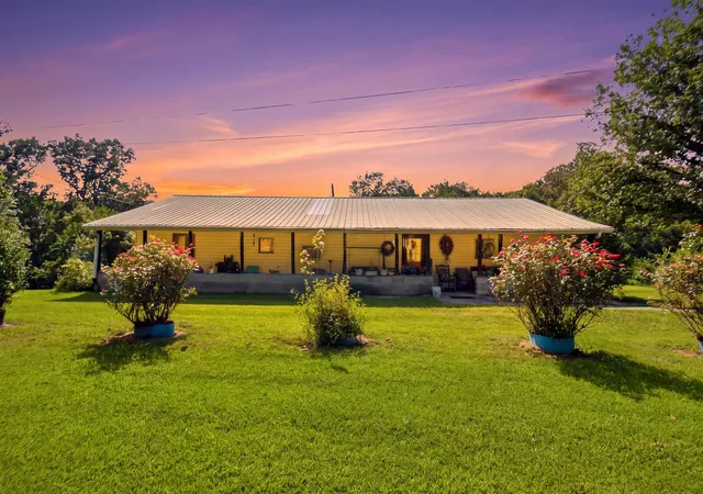 Photo 1 of Single family home for sale at 600 Owsley Frk Rd, Berea, KY 40403 | MLS# 26025072 | Listing updated on 2026-09-13