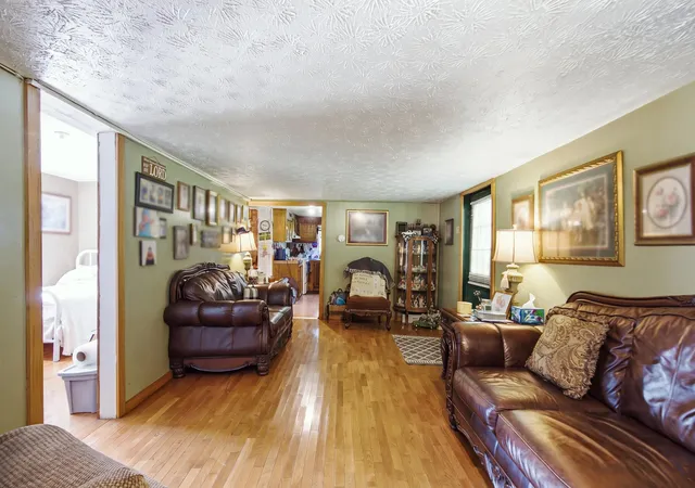 Photo 3 of Single family home for sale at 600 Owsley Frk Rd, Berea, KY 40403 | MLS# 26025072 | Listing updated on 2026-09-13