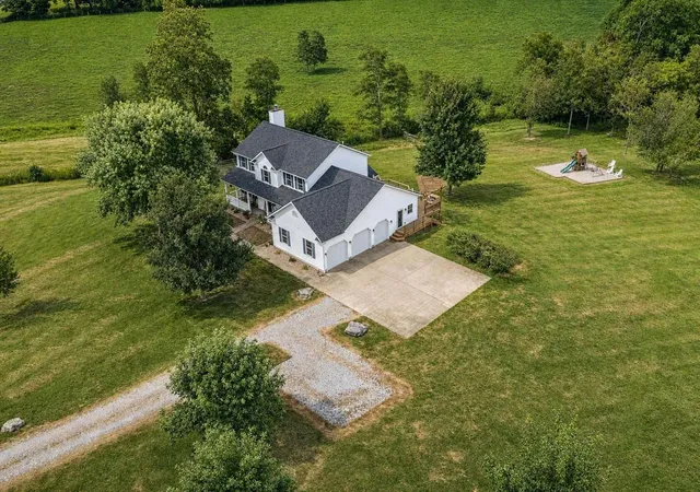 Photo 1 of Single family home for sale at 1078 Cane Ridge Rd, Paris, KY 40361 | MLS# 26024819 | Listing updated on 2026-10-05